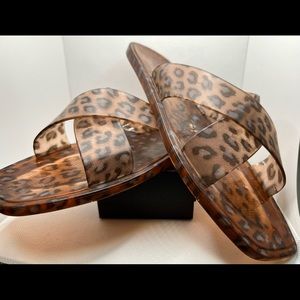 Ahtropologie slippers in Tiger print, size 8 and worn twice. To small